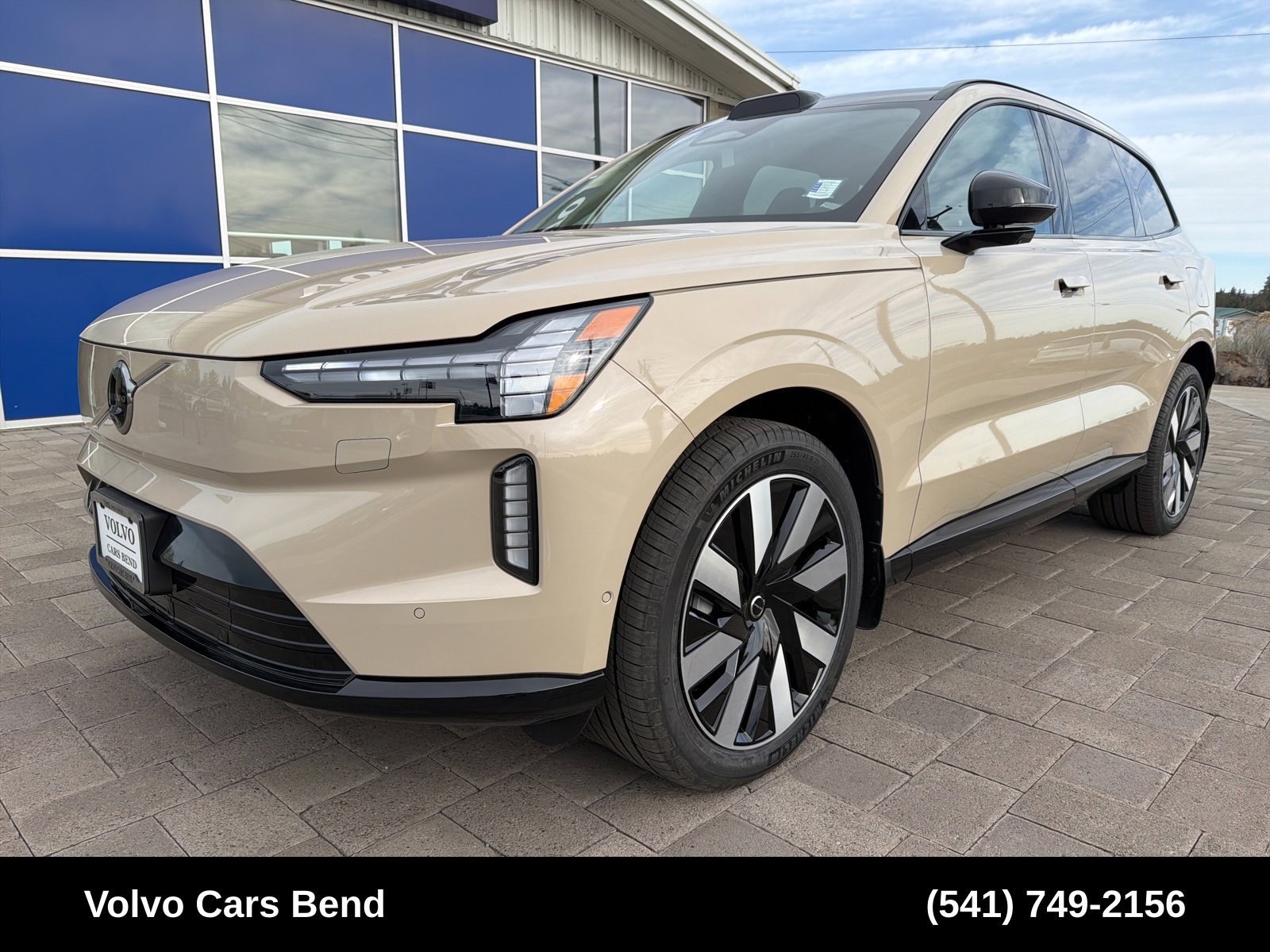 New 2025 Volvo EX90 Plus w/ Protection Package Premier AWD/4WD image 4
