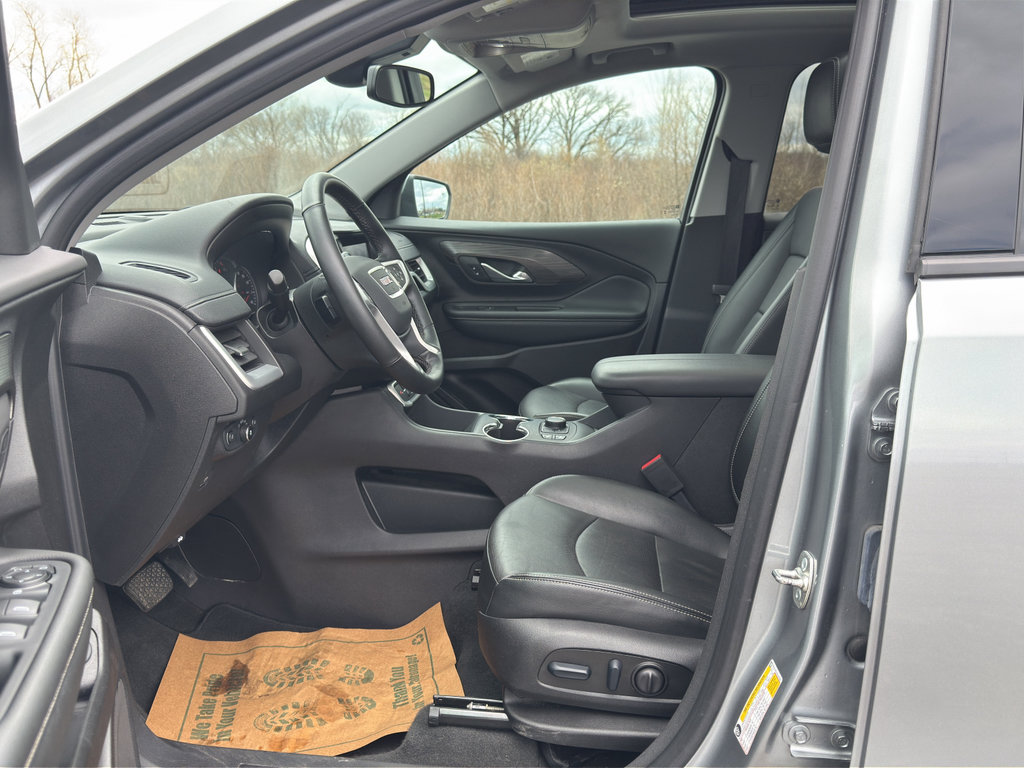 Used 2024 GMC Terrain SLT w/ Infotainment Package II AWD/4WD image 14