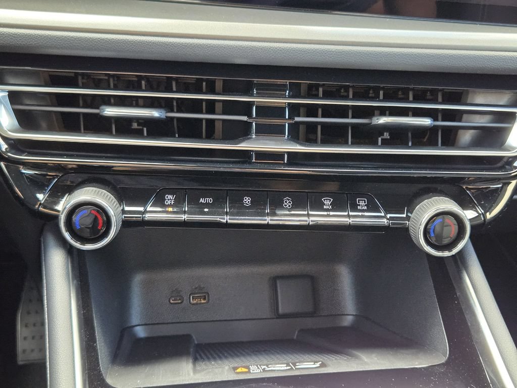 New 2026 Chevrolet Traverse LT w/ Sun and Wheel Package FWD image 20