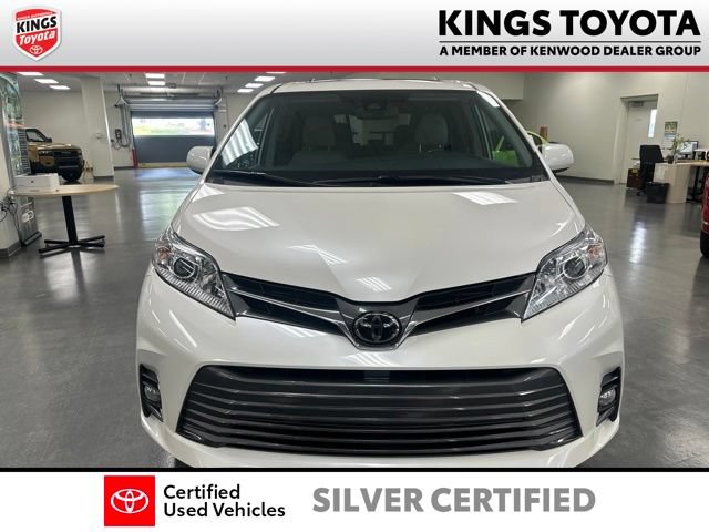 Used 2019 Toyota Sienna XLE w/ XLE Navigation Package AWD/4WD image 3