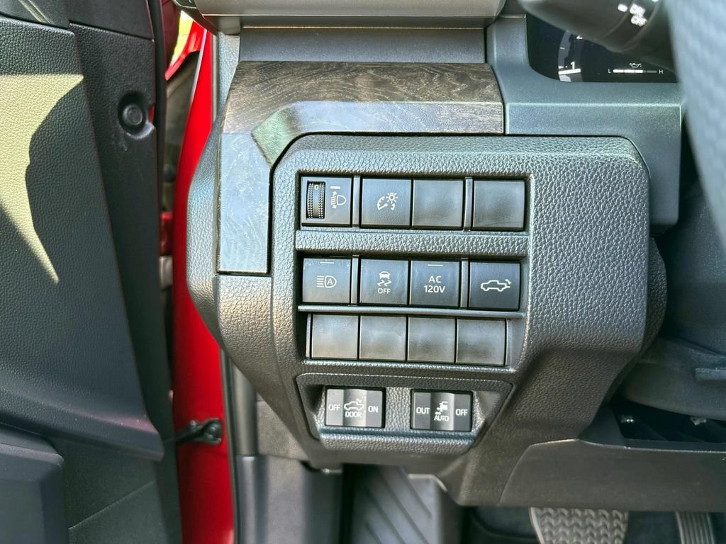 Used 2025 Toyota Tacoma Limited AWD/4WD image 22