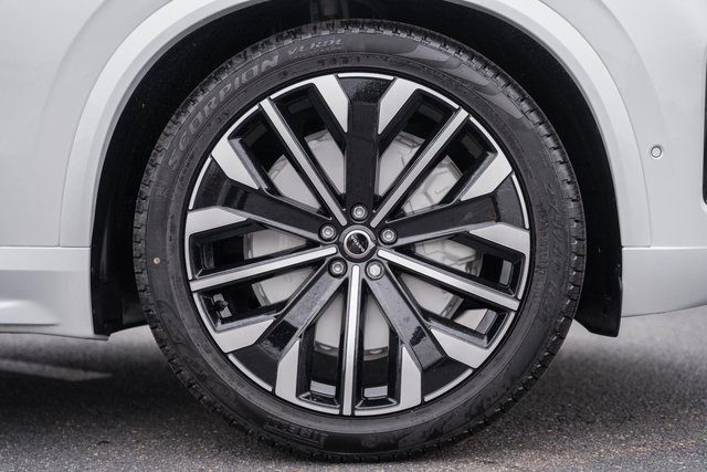 New 2026 Volvo XC90 B6 Ultra w/ Lounge Package image 16