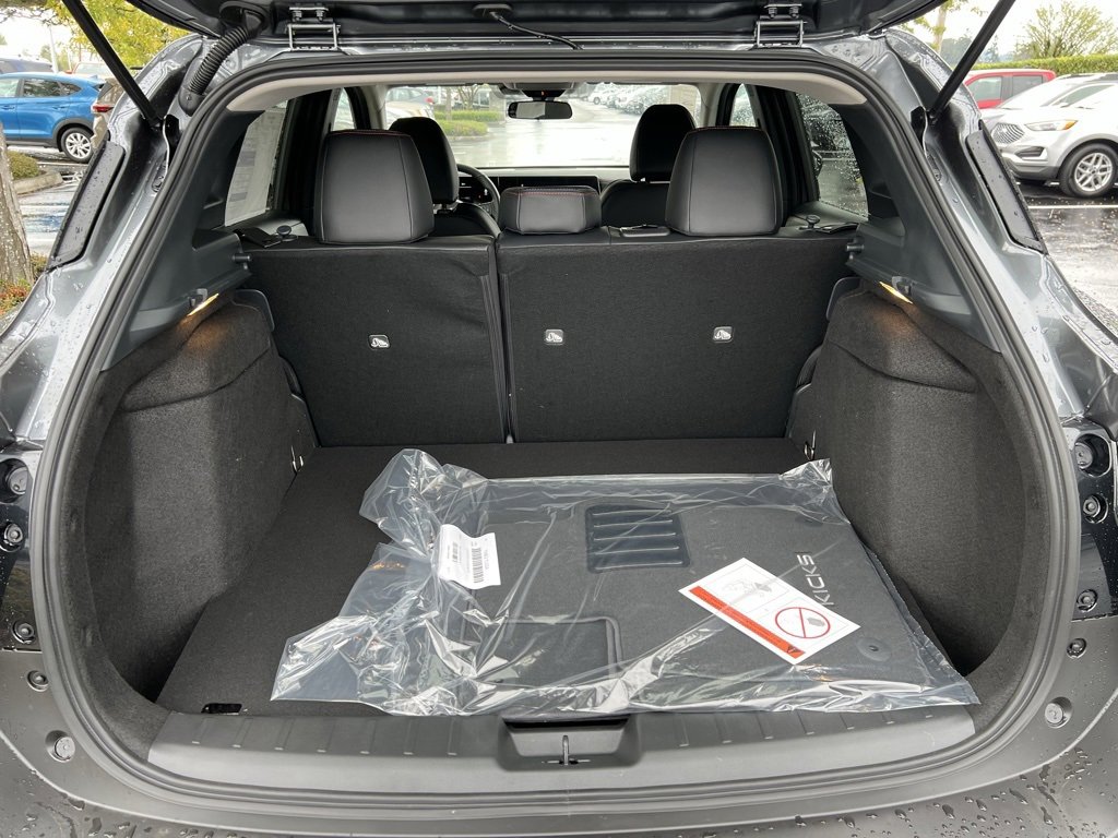 New 2026 Nissan Kicks SR w/ Cold Weather Package image 9