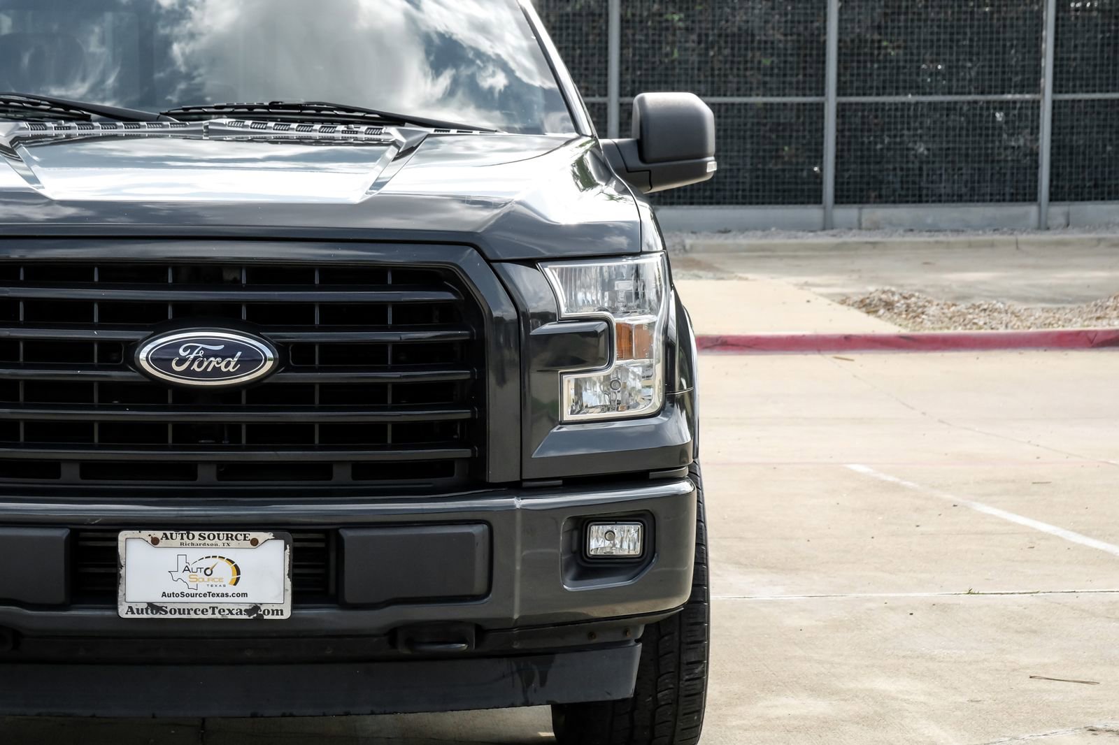 Used 2017 Ford F150 XLT w/ Equipment Group 302A Luxury AWD/4WD image 49