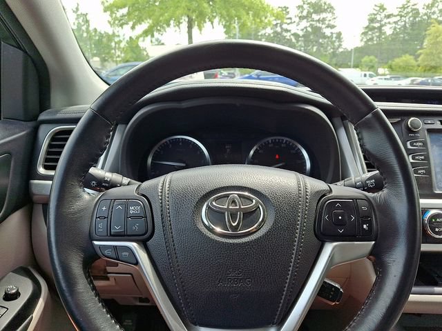 Used 2014 Toyota Highlander XLE FWD image 23