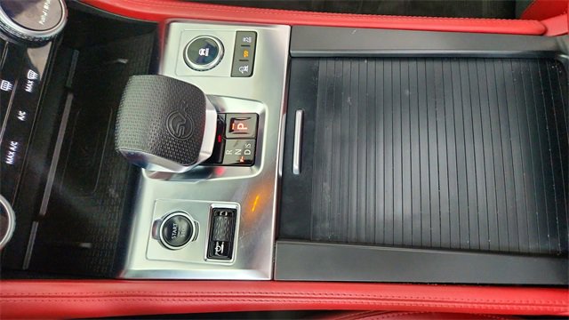 Used 2022 Jaguar F-PACE SVR image 51