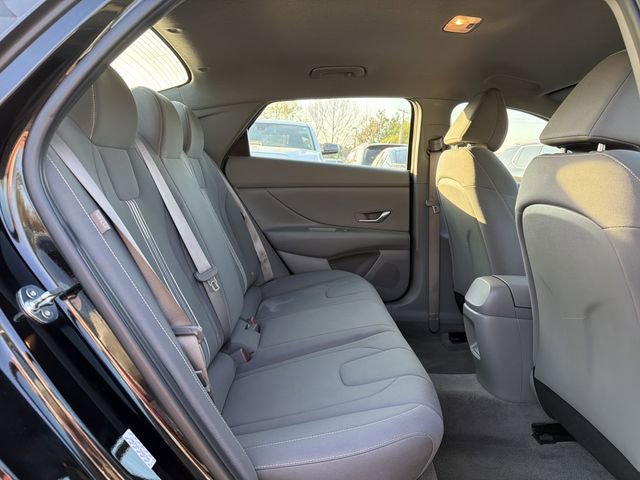 Used 2024 Hyundai Elantra SEL image 15