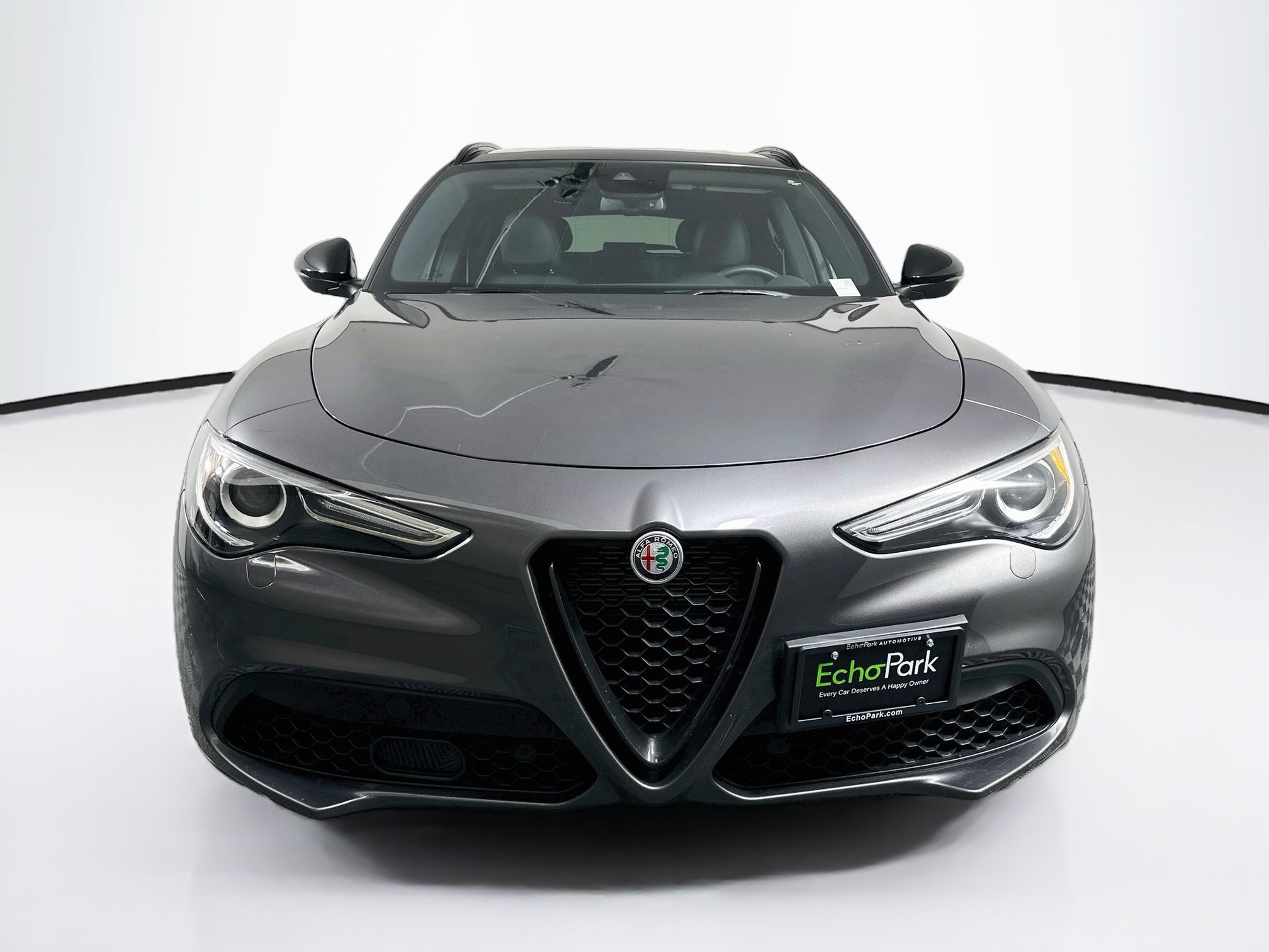 Used 2023 Alfa Romeo Stelvio Veloce AWD/4WD image 2