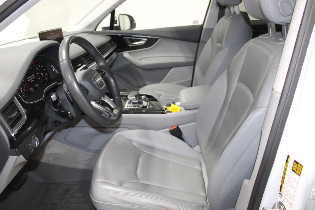 Used 2019 Audi Q7 3.0T Premium Plus w/ Premium Plus Package AWD/4WD image 35
