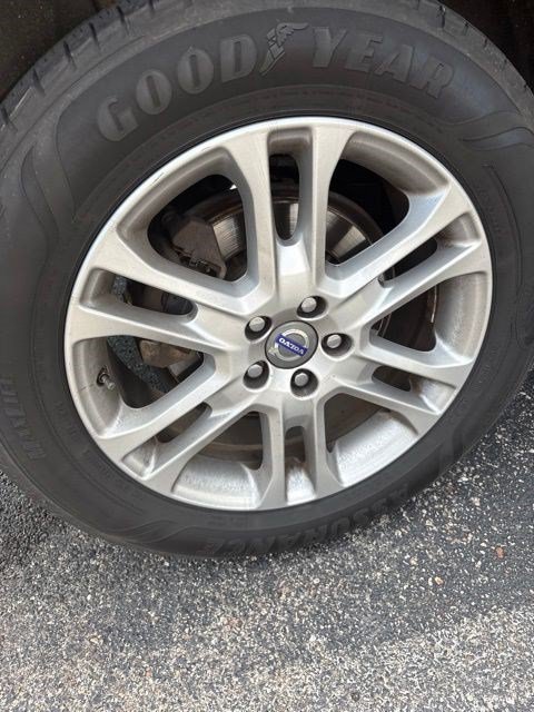 Used 2015 Volvo XC60 T5 w/ Proximity Package AWD/4WD image 8
