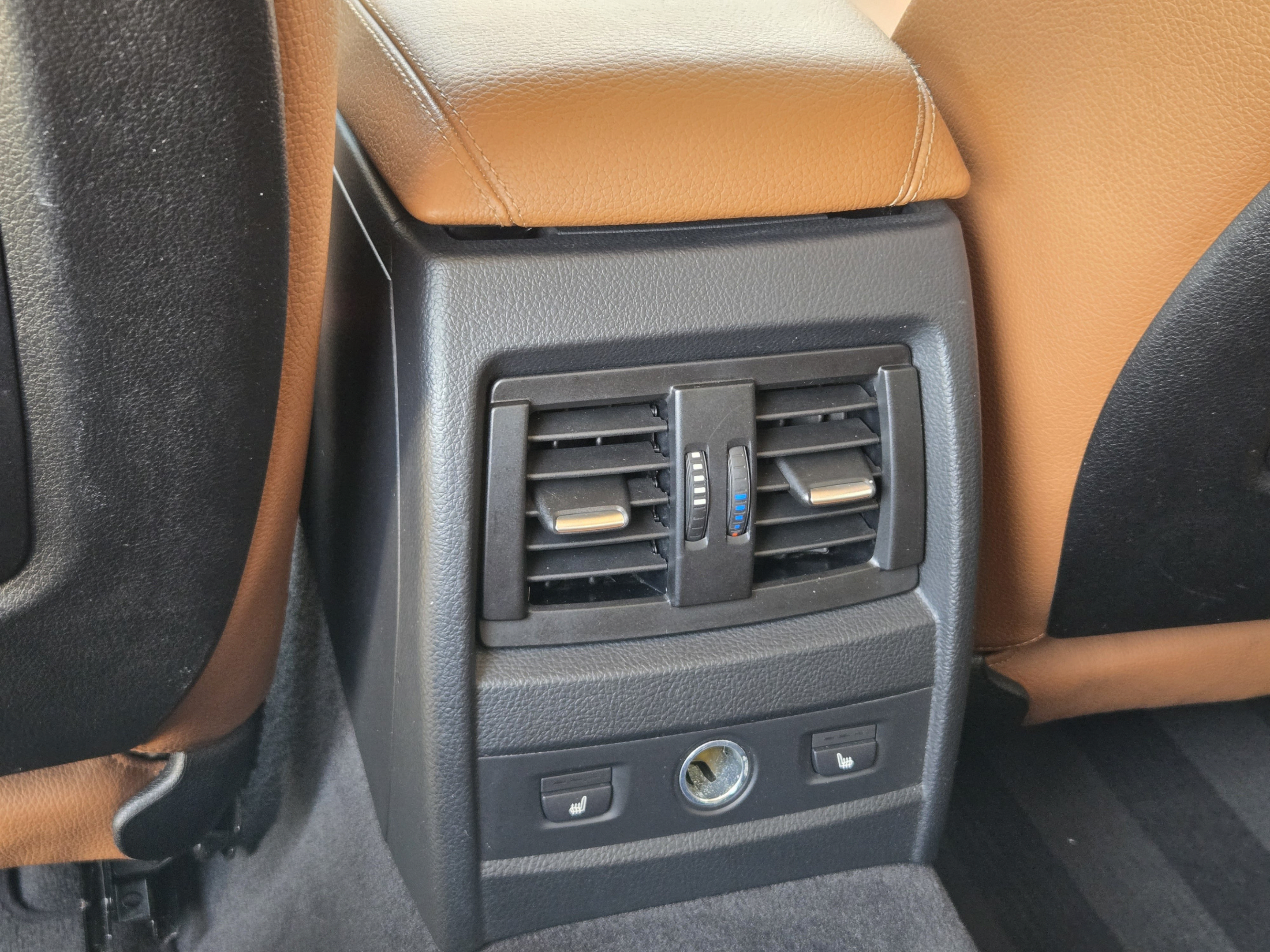 Used 2013 BMW 335i xDrive Sedan AWD/4WD image 28