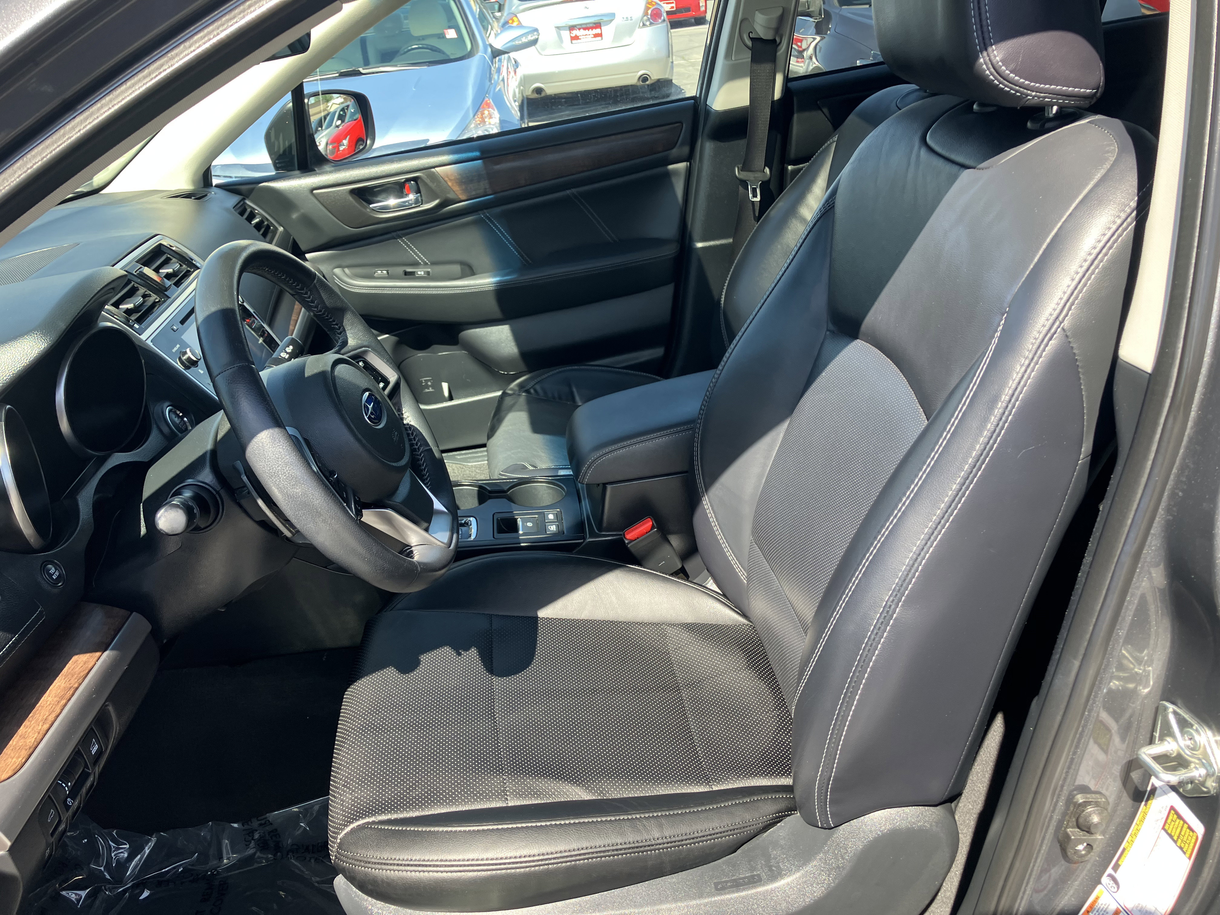 Used 2018 Subaru Outback 3.6R Limited image 11