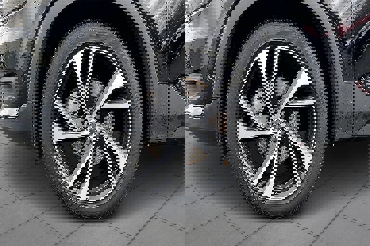 Used 2021 Volvo XC40 T5 R-Design w/ Advanced Package image 10