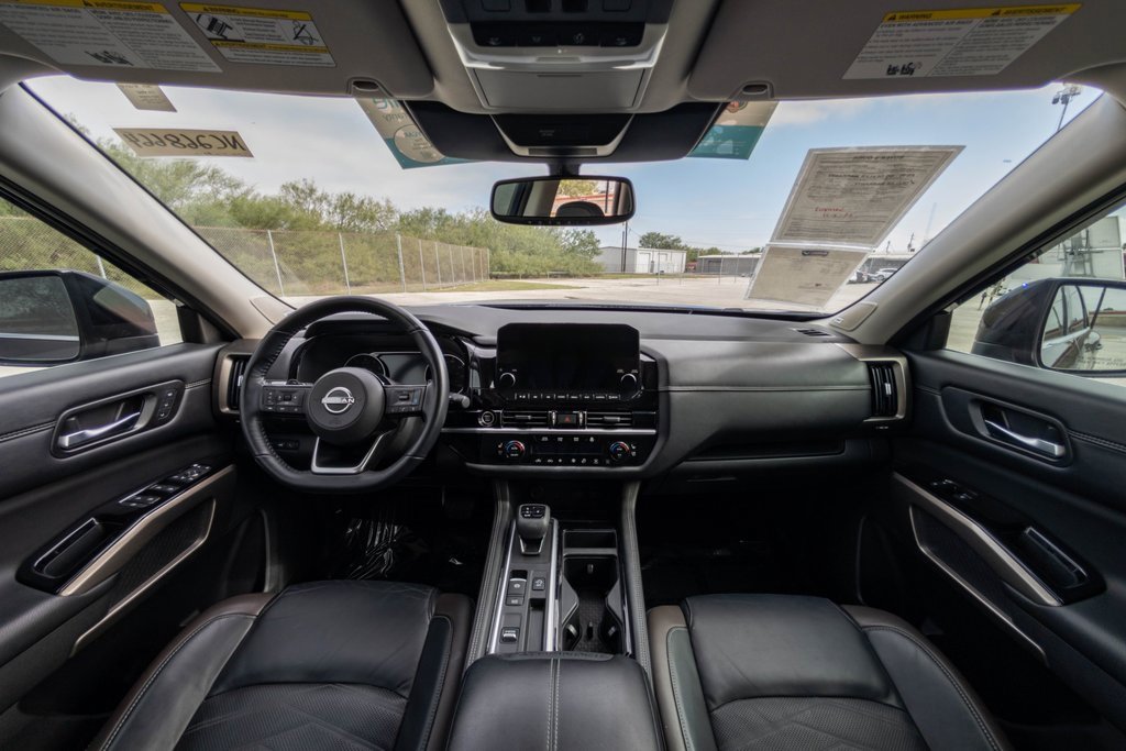 Used 2022 Nissan Pathfinder Platinum w/ Cargo Package image 19