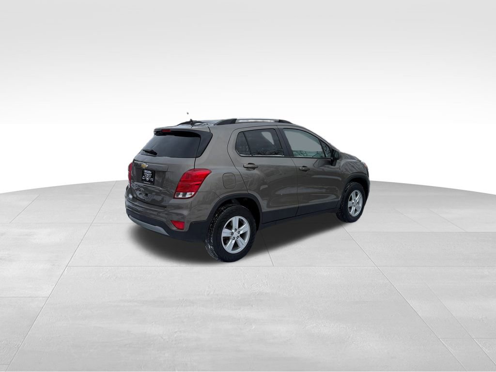 Used 2022 Chevrolet Trax LT w/ LT Convenience Package image 8