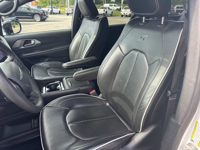 Used 2025 Chrysler Pacifica Limited FWD image 32