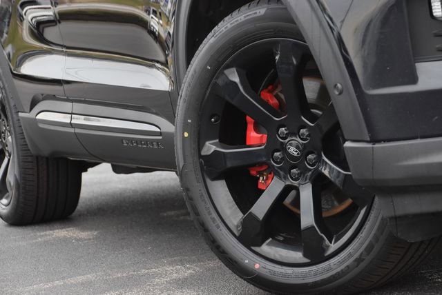 Used 2020 Ford Explorer ST w/ ST Street Pack image 13