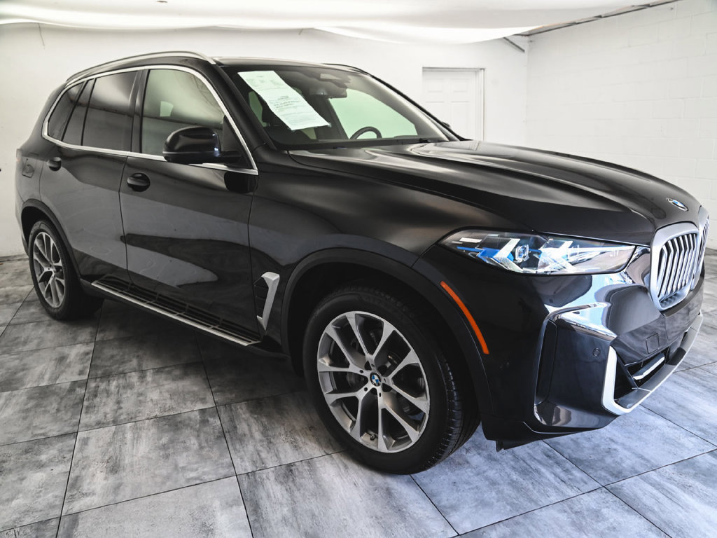 Used 2025 BMW X5 xDrive40i AWD/4WD image 3