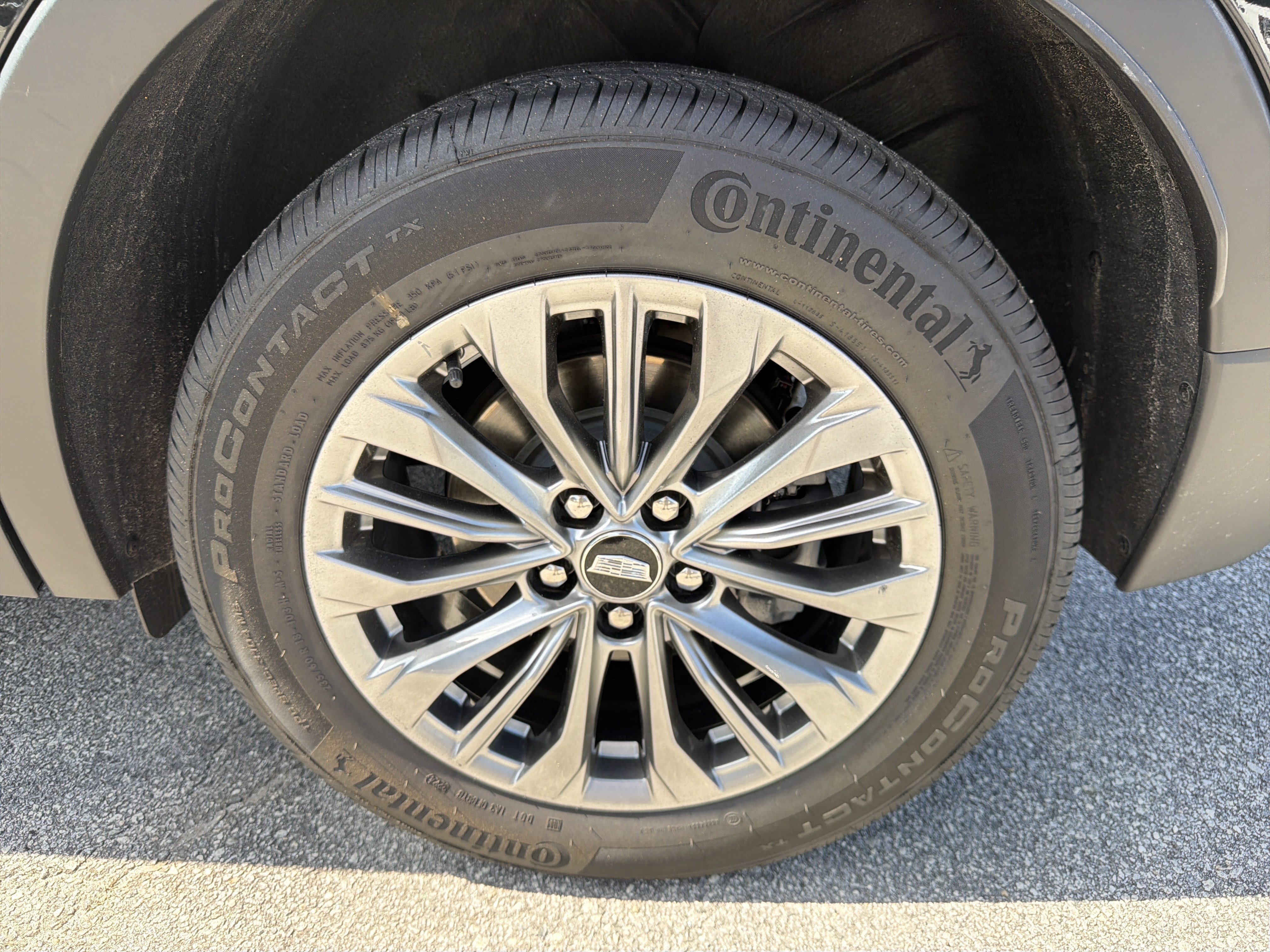 Used 2025 Cadillac XT4 Premium Luxury FWD image 20