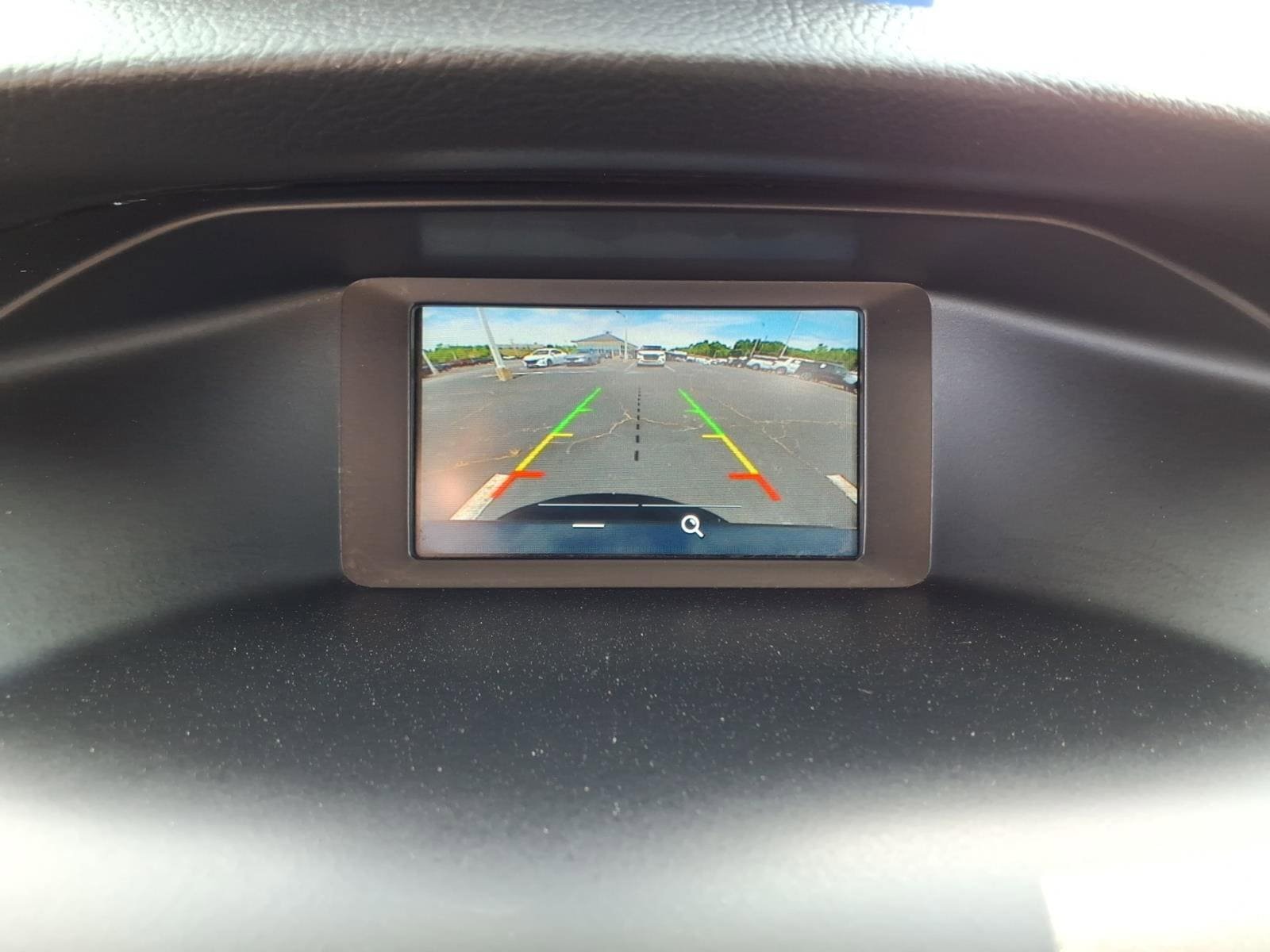 Used 2018 Ford Focus SE w/ Cold Weather Package FWD image 17