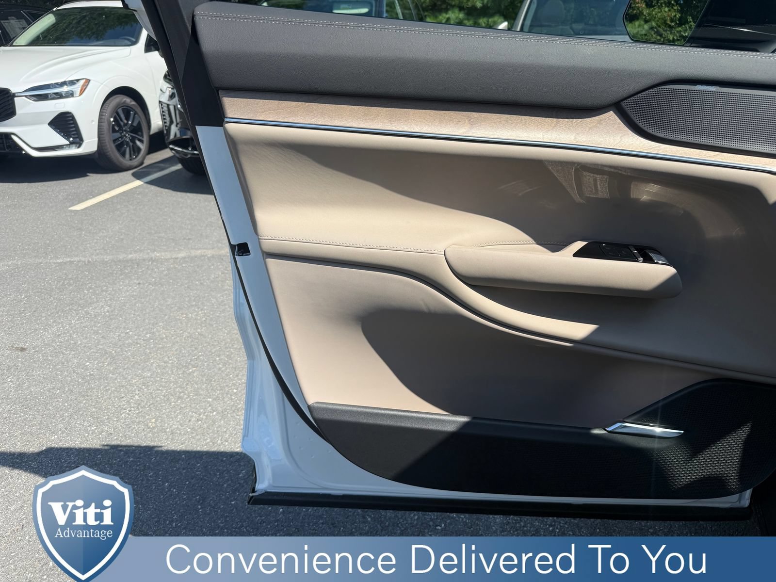 New 2026 Volvo EX90 Plus AWD/4WD image 10