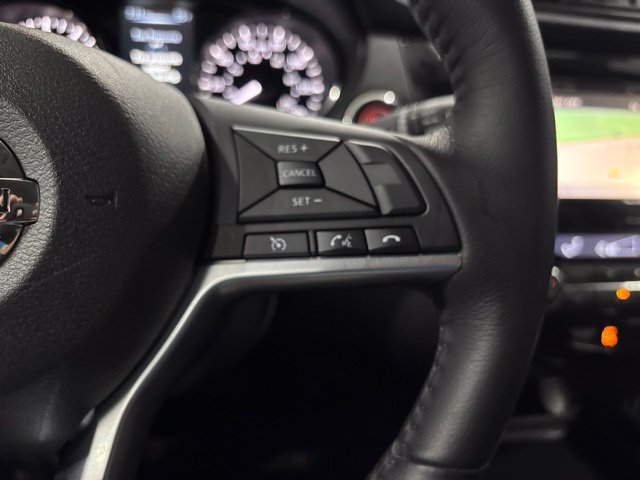 Used 2017 Nissan Rogue SL FWD image 17