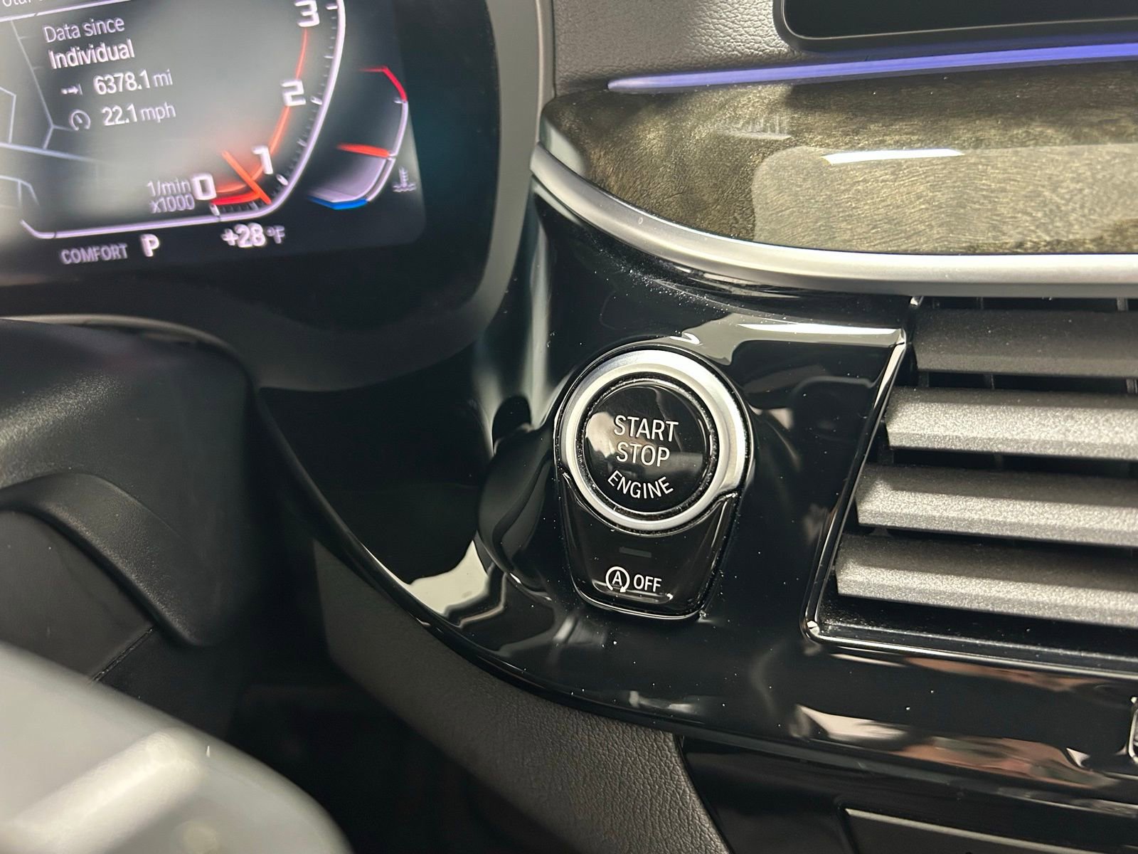 Used 2020 BMW M550i xDrive w/ Executive Package image 15