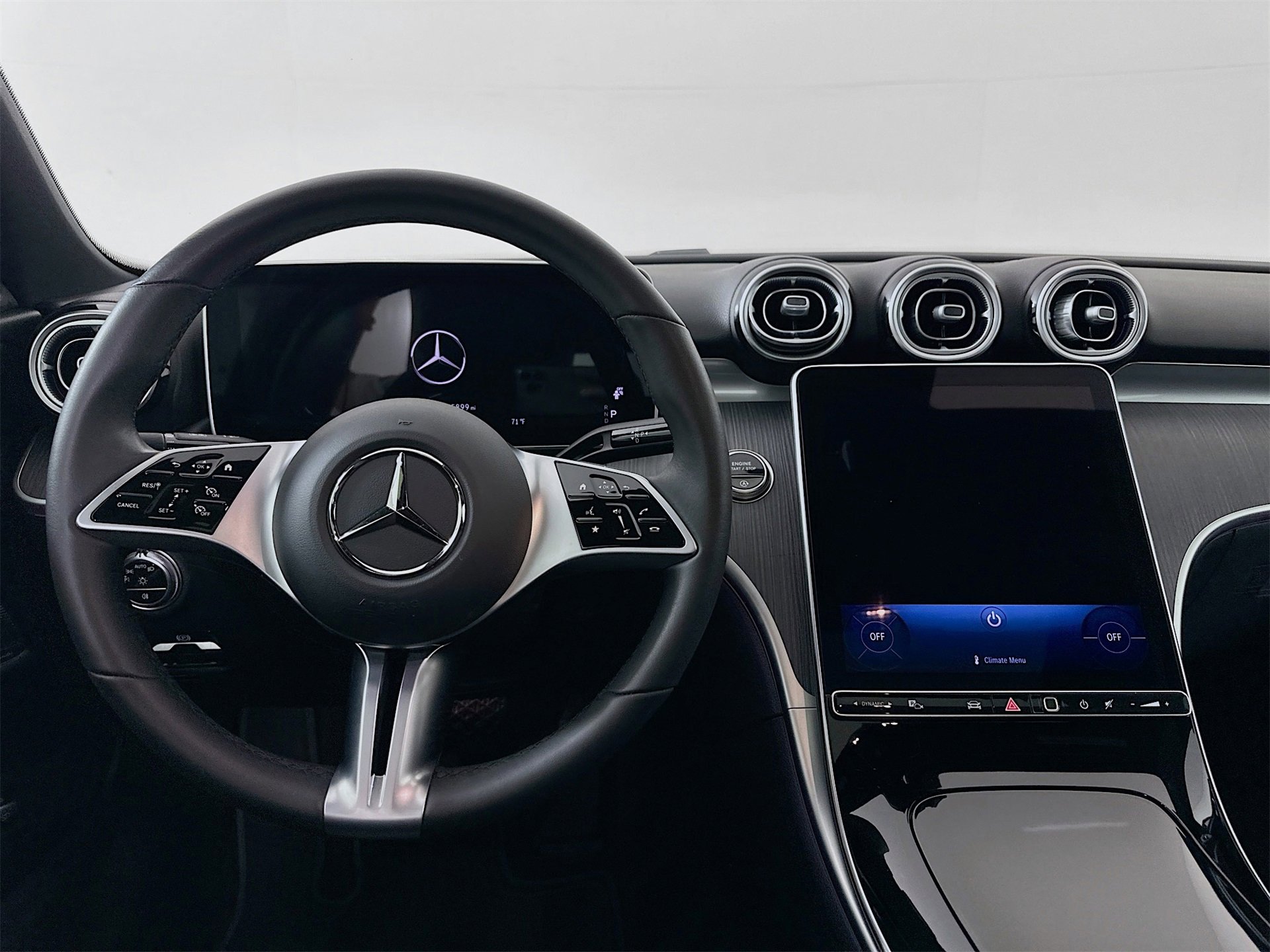 Used 2025 Mercedes-Benz C 300 4MATIC Sedan image 25