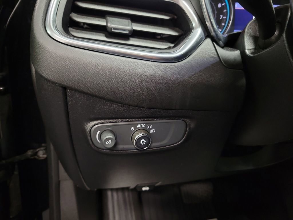 Used 2019 Chevrolet Equinox LT w/ Sun & Navigation Package image 24