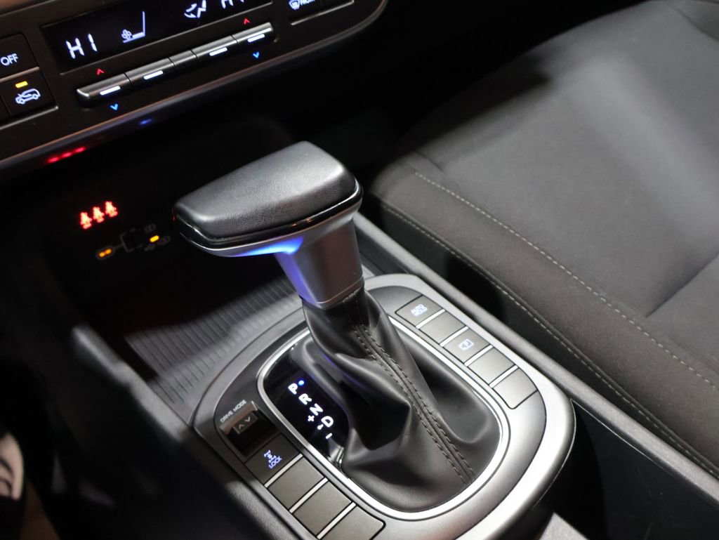 Used 2025 Hyundai Kona SEL image 28