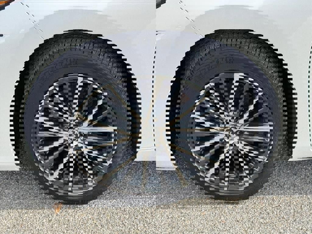 Used 2024 Lexus ES 300h w/ Premium Package image 13