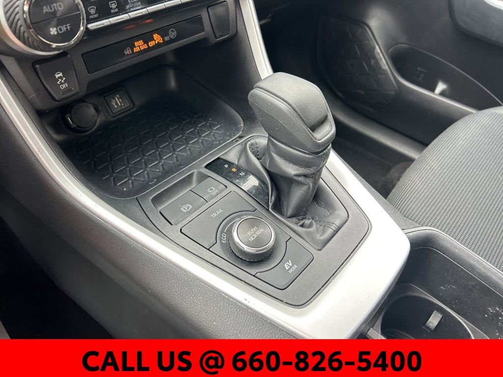 Used 2025 Toyota RAV4 LE AWD/4WD image 19
