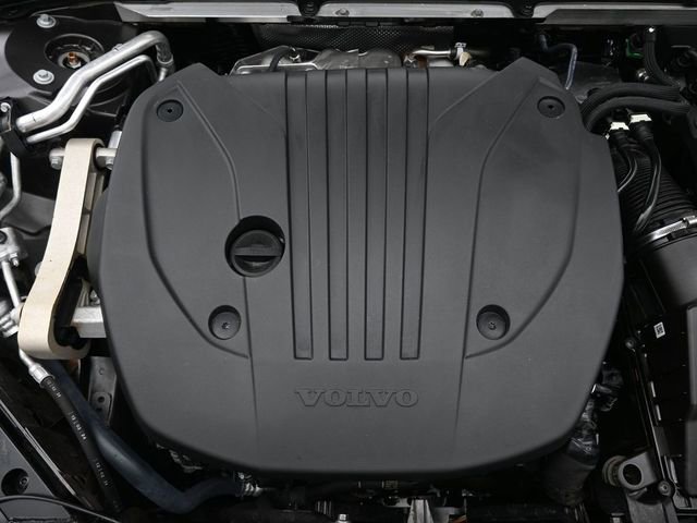 Used 2025 Volvo S60 B5 Plus image 33