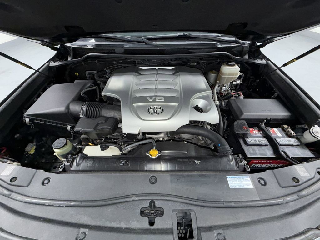 Used 2015 Toyota Land Cruiser image 12