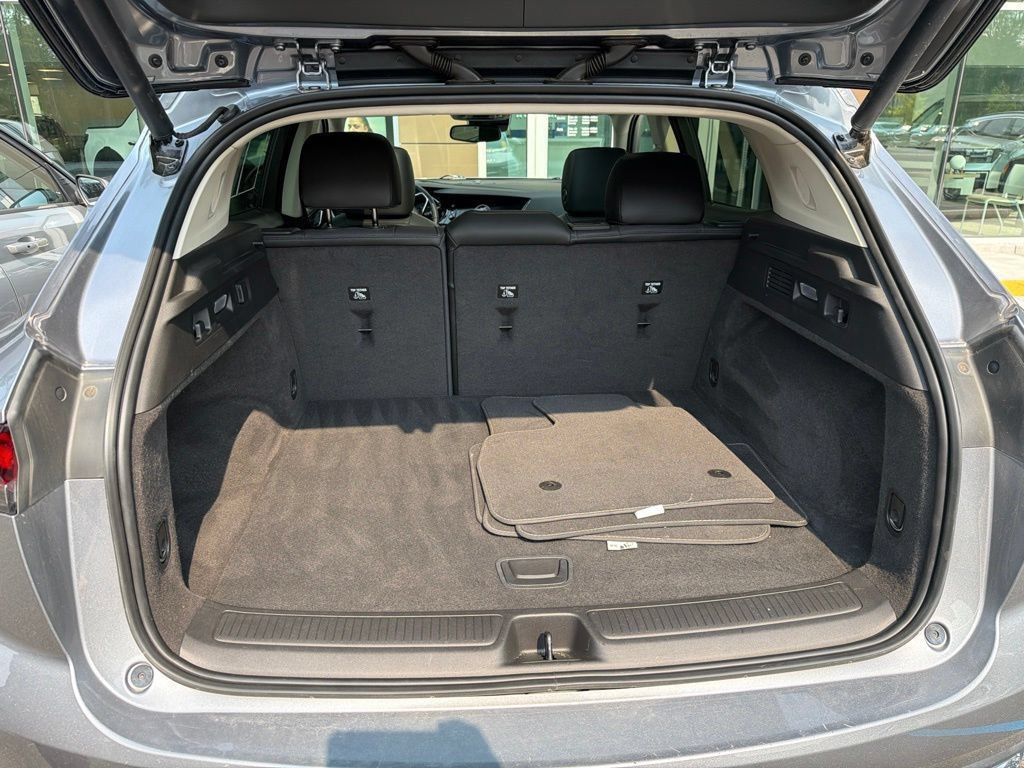 Used 2022 Buick Envision Essence w/ Technology Package I FWD image 10