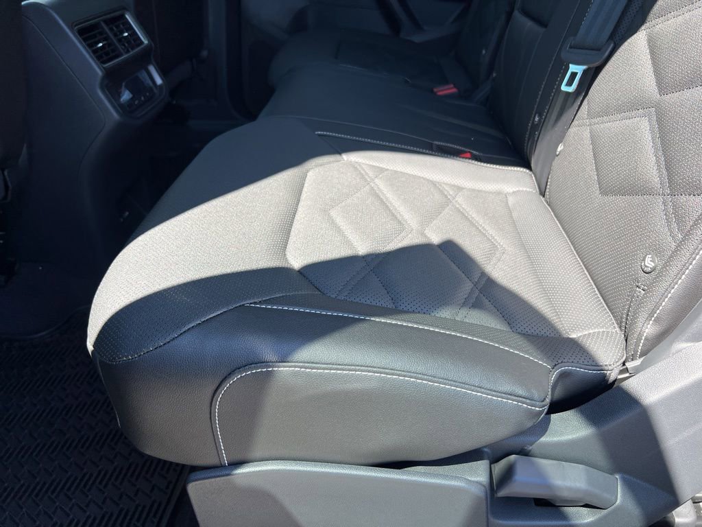 New 2026 Volkswagen Atlas SE image 14