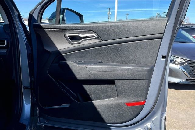 Used 2025 Kia Sportage LX image 23