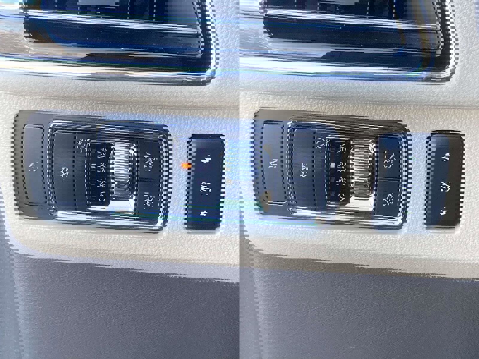 Certified 2022 Lincoln Navigator L Reserve image 32