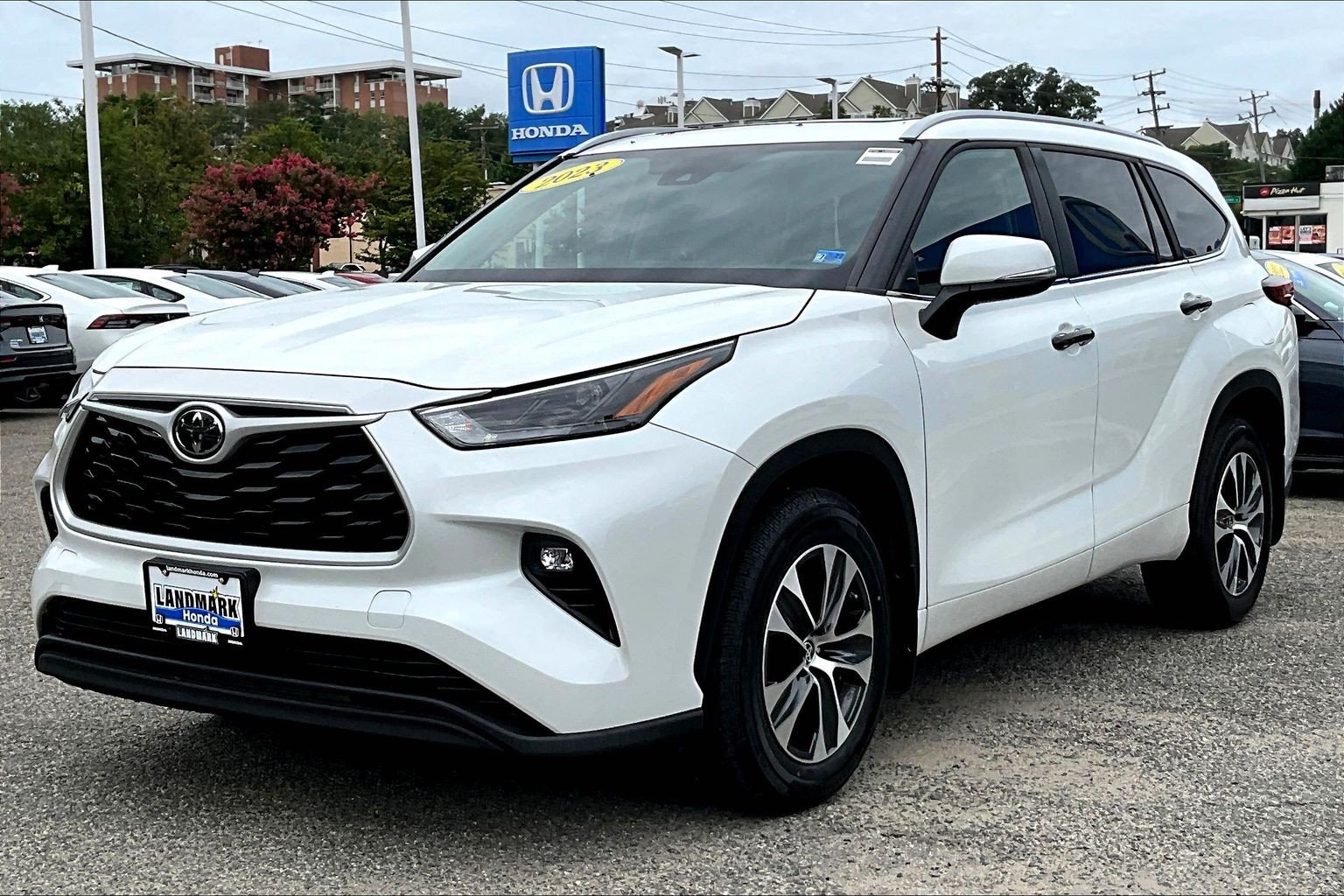 Used 2023 Toyota Highlander XLE