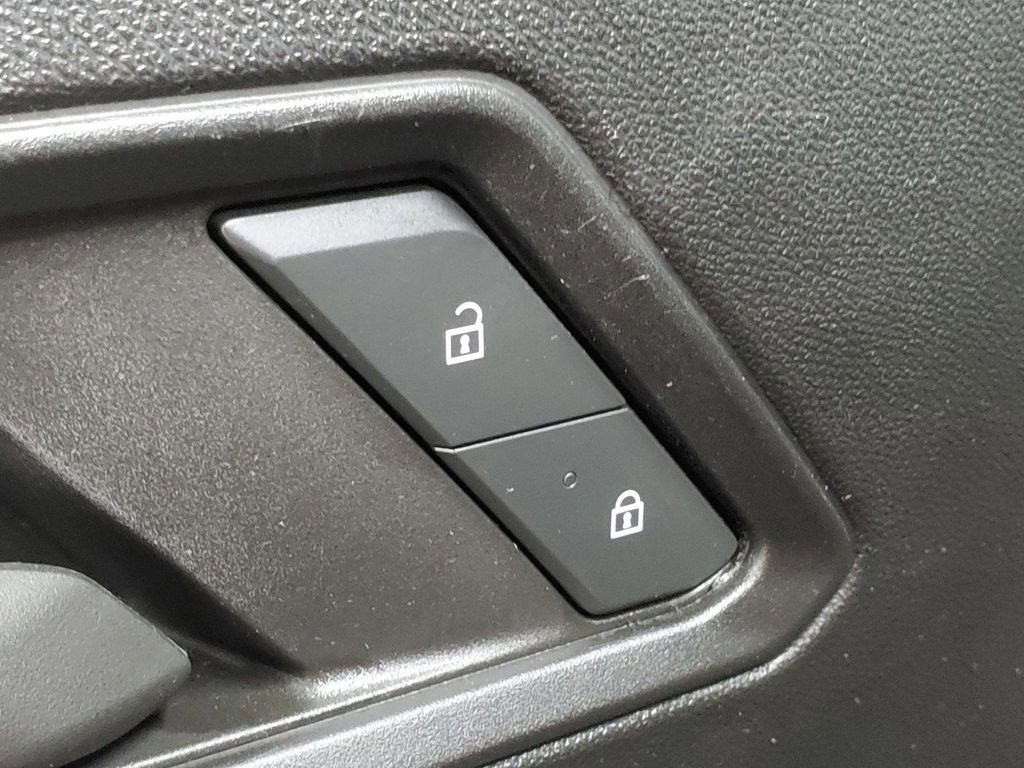 Used 2023 Chevrolet Colorado Trail Boss AWD/4WD image 28