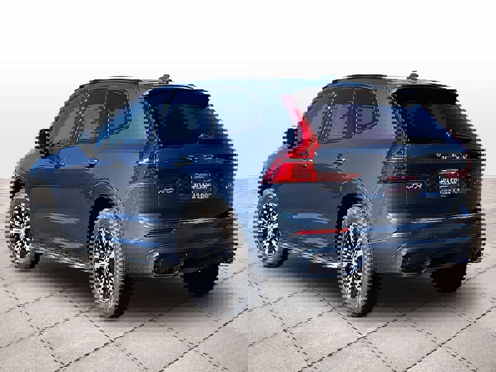 New 2025 Volvo XC60 B5 Core w/ Protection Package Premier image 3