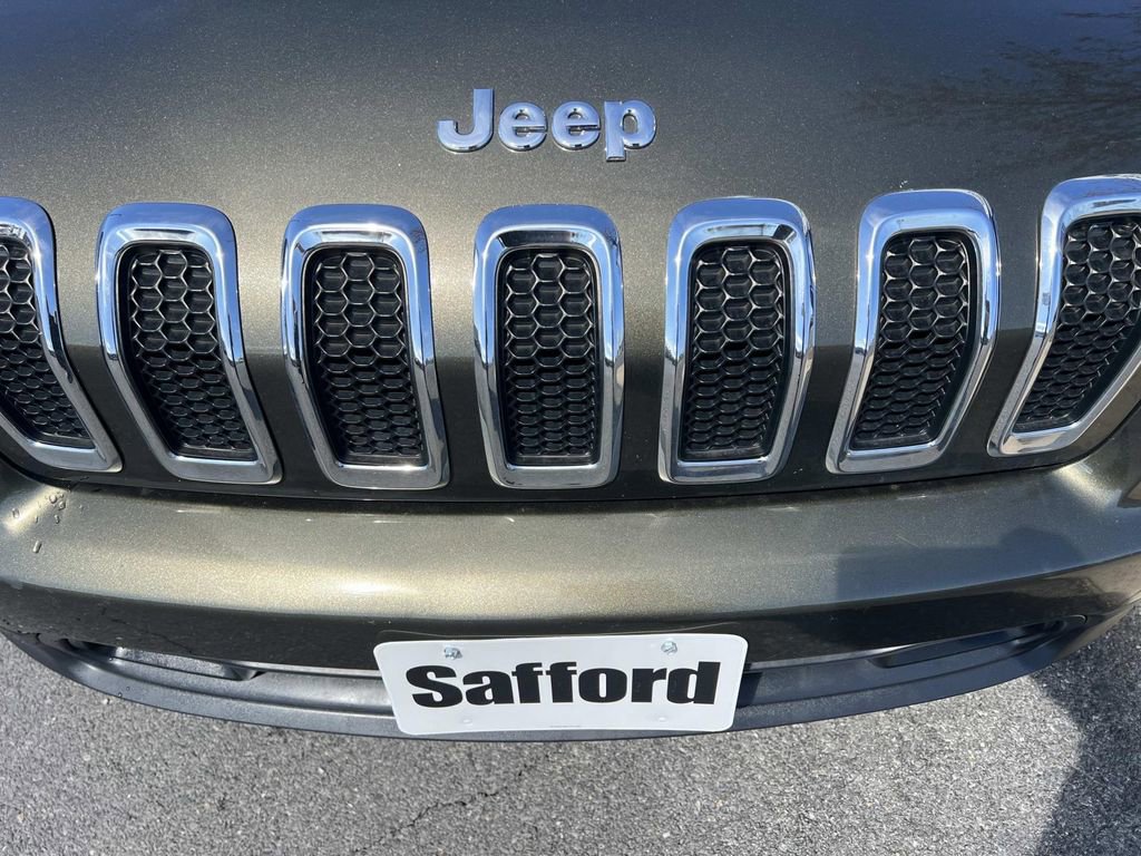 Used 2015 Jeep Cherokee Sport w/ Cold Weather Group AWD/4WD image 36