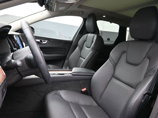 Used 2023 Volvo XC60 B5 Plus w/ Climate Package image 10