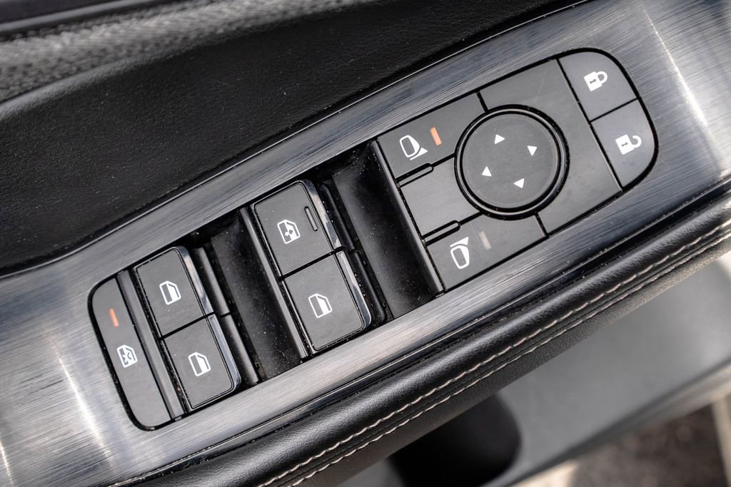 Used 2023 Nissan Rogue SV image 18