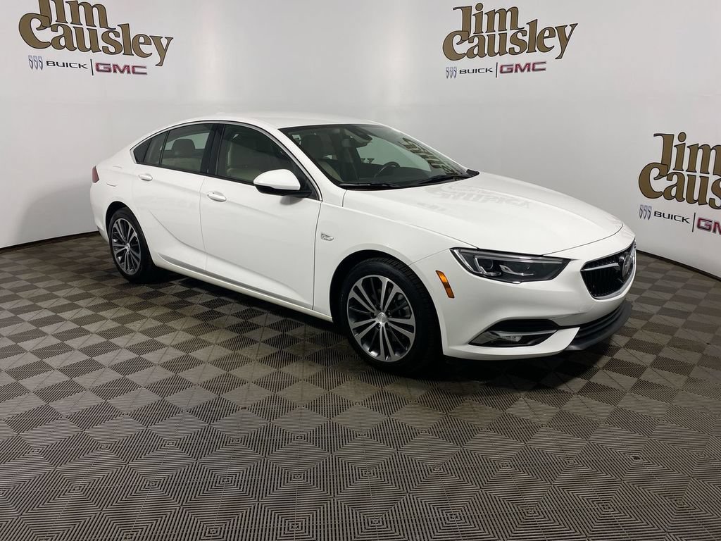 Certified 2018 Buick Regal Essence w/ Driver Confidence Package #1 AWD/4WD image 1