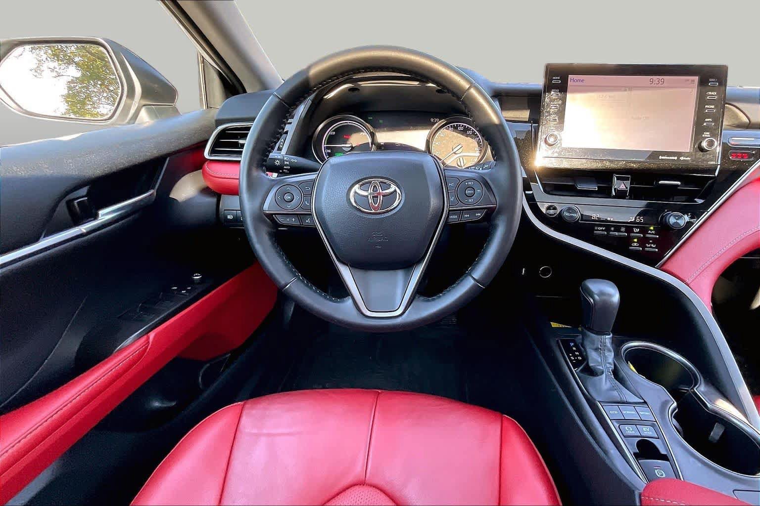 Used 2021 Toyota Camry XSE w/ Cold Weather Package FWD image 5