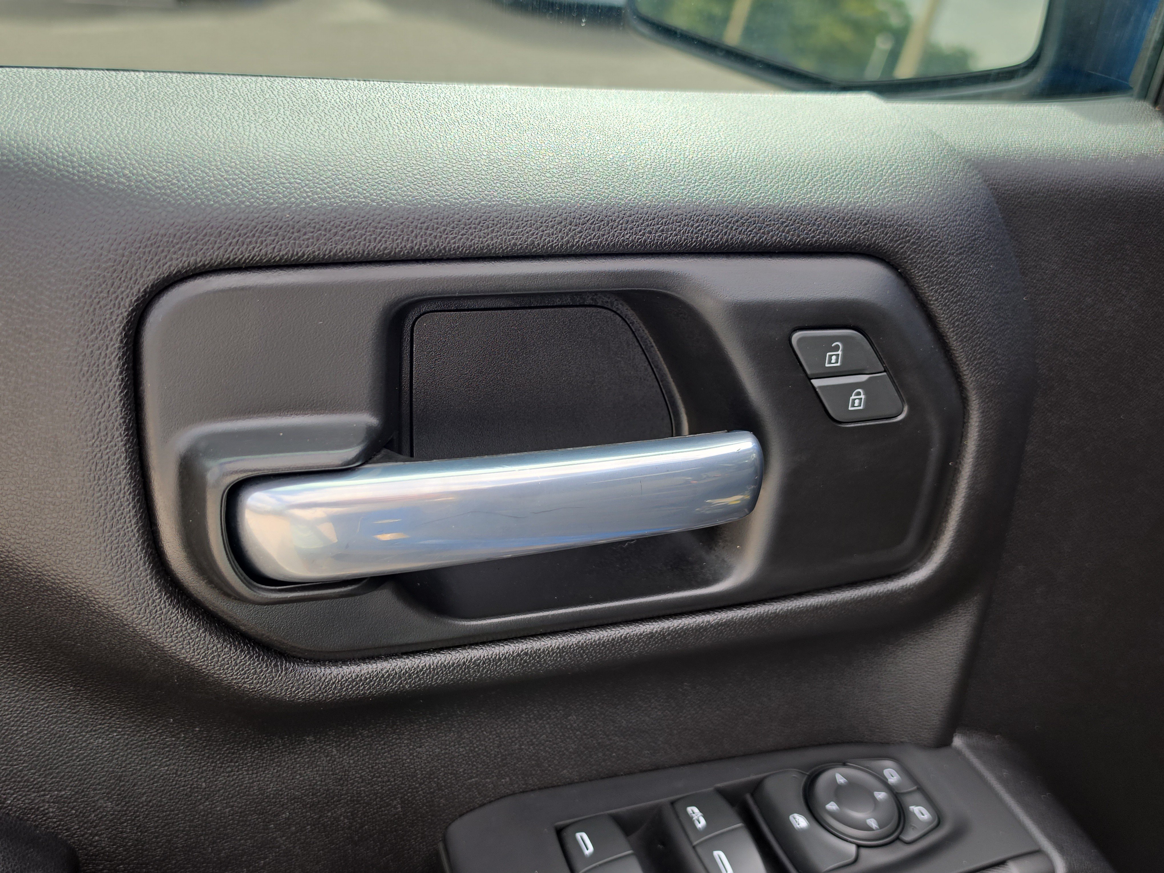 Used 2022 Chevrolet Silverado 1500 Custom RWD image 18