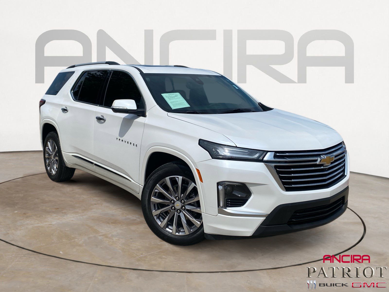 Used 2023 Chevrolet Traverse Premier image 1