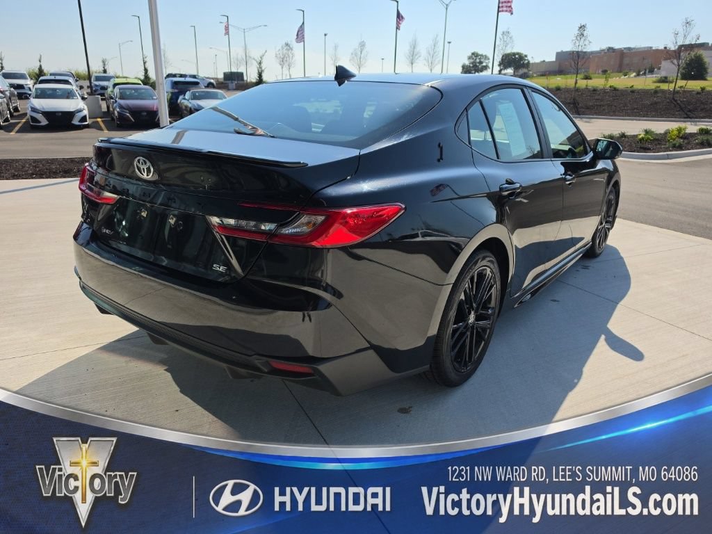Used 2025 Toyota Camry SE FWD image 5