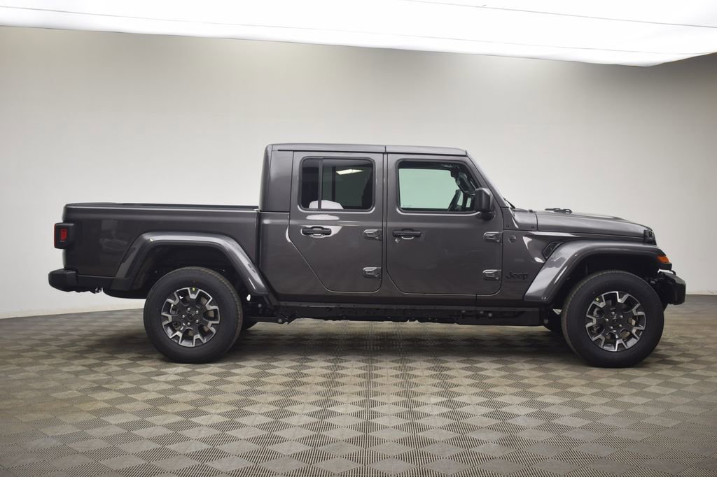 New 2026 Jeep Gladiator Sport image 3